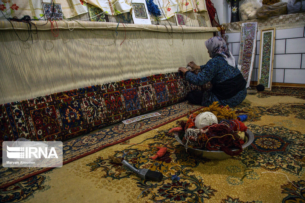 فرش ایرانی نماد اقتصاد مقاومتی است