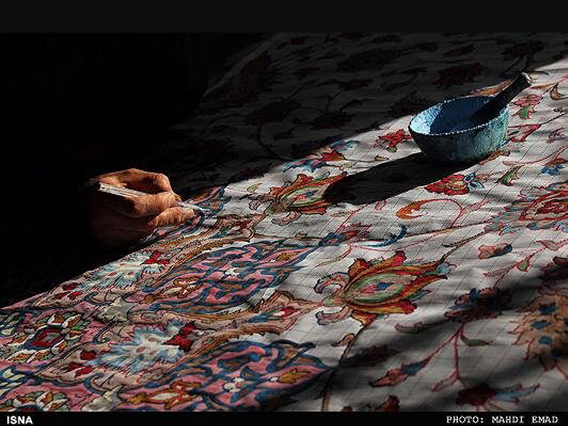 نقش افشان یکی از پرطرفدارترین طرح‌ها در بافت فرش ایرانی