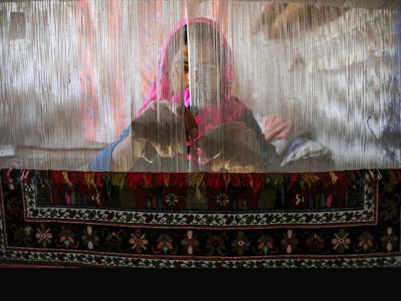 فرش دستباف همدان در کنج فراموشی